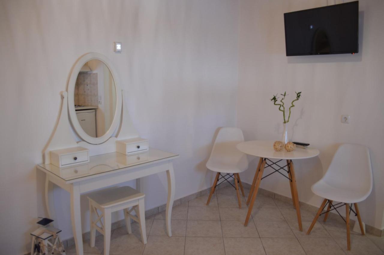 Cute Studio In Milos Tripiti Exteriör bild